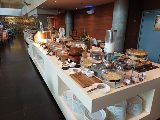 峇里島|機場旁的希爾頓花園酒店 