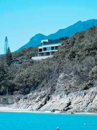 深圳大鵬懸崖民宿，聖托里尼風洞穴泳池，180°海景猶如置身國外。