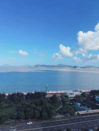舟山希爾頓酒店     對面就是普陀山