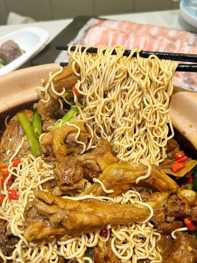 香草鴨泡麵=銷魂？！獨棟別墅裡的瓊姥姥別錯過