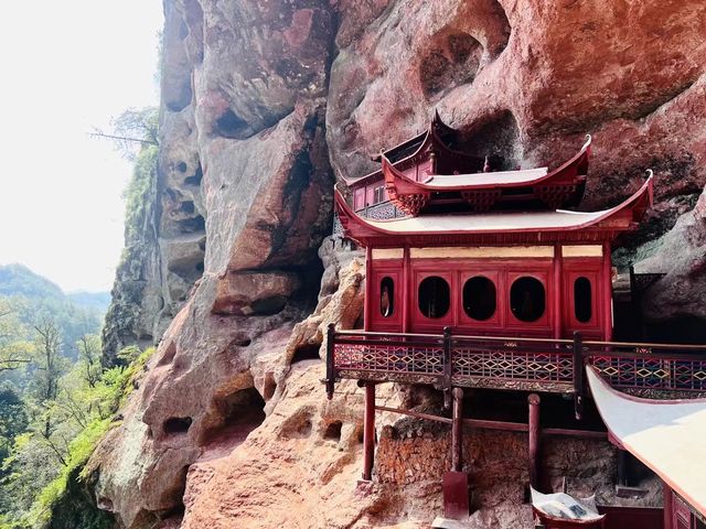 藏喺福建泰寧嘅懸空奇寺，甘露寺宛如現實版「天空之城」！