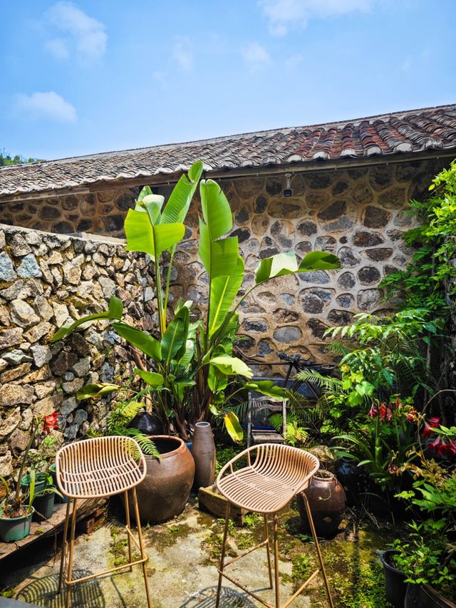 廣州自然石屋小院，帶埋小朋友住進宮崎駿嘅夏天…。