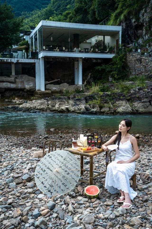 李白冇呃我，喺宣城一個唔小心就行入咗山水畫