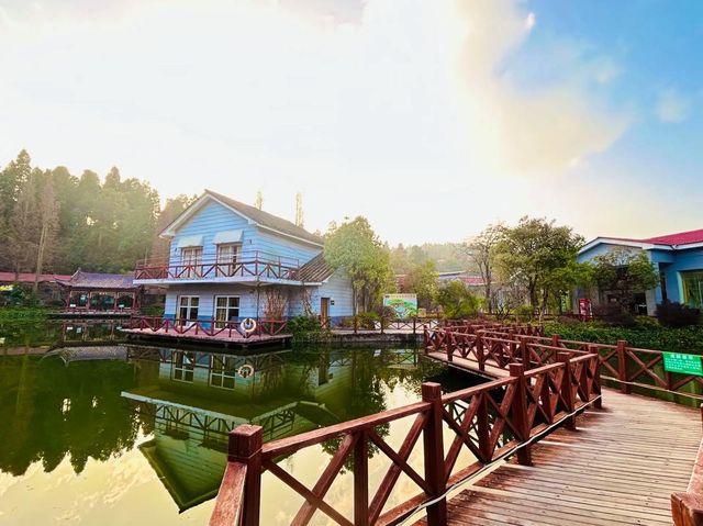 邂逅龍湖生態休閒度假區，解鎖自然野趣與歡樂時光   喺城市嘅喧囂中疲於奔命，係咪好渴望同大自然