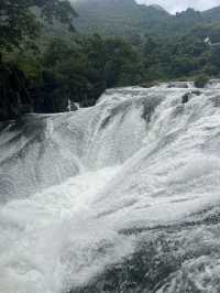 The amazing waterfall HUANGGUOSHUPUBU