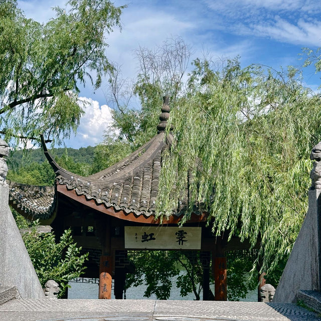 浴鵠灣的夏天，綠到不需要濾鏡