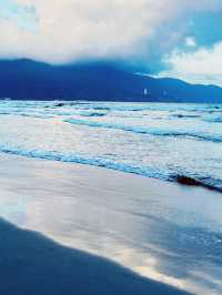 Da Nang East Sea Park: Where the Sky Dances with the Ocean! 🌊☁️