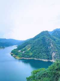 清江畫廊絕美秘境！長陽山水畫鏡裡的仙氣打卡點🏞️

🛶清江畫廊，宜昌長陽的人間仙境！青山綠水間藏著土