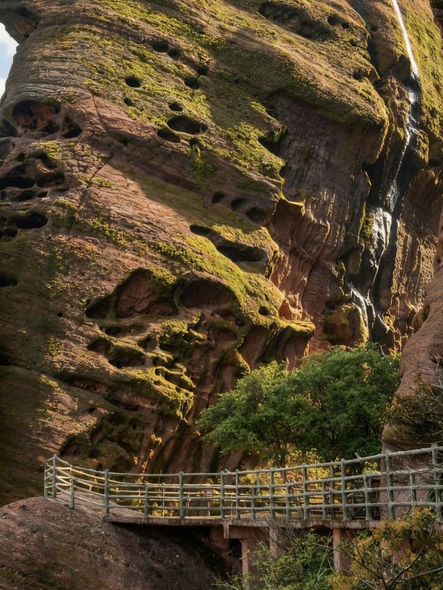 江西藏瘋了！徐霞客盛讚的丹霞秘境！此生必看