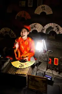 我在會安按下快門，記錄了它溫柔的夜