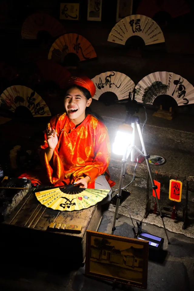 我在會安按下快門，記錄了它溫柔的夜