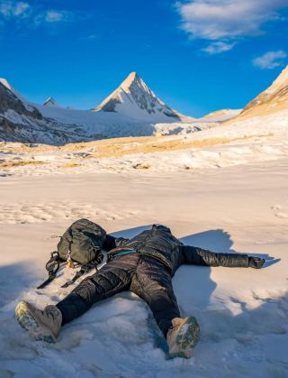 Chasing the Sunrise at the Pyramid Snow Peak