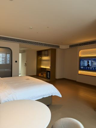 In Lufeng! This room is perfect for photos!! It really doesn't feel like Europe!