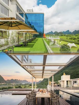 Infinity pool perfect for photos! A must-stay spot for a Yangshuo travel shoot