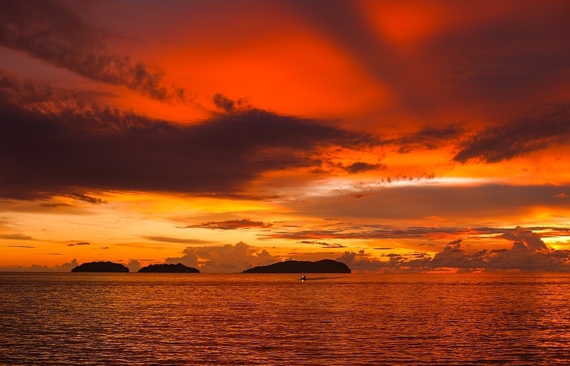 世界で最も美しい夕日を厳選！どこも感動で涙が出るほど美しい