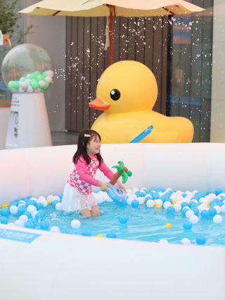 Changsha's summer water wonderland! This splashy party is so therapeutic