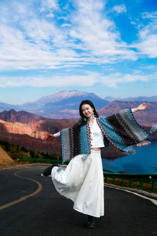 In-depth Travel | The Ultimate Autumn Guide to Kanbula's Sacred Peaks and Waters