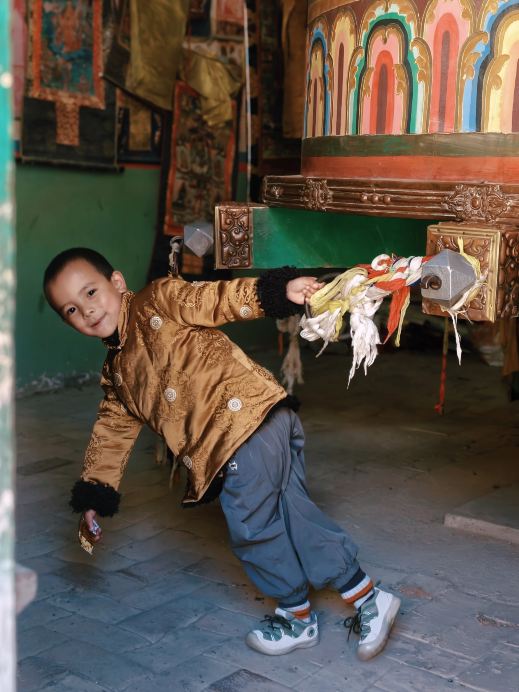 Meeting a Tibetan "Little Daniel Wu" at Princess Wencheng Temple in Yushu