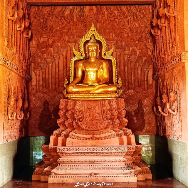 ชมโบสถ์อันงดงาม ริมทะเล