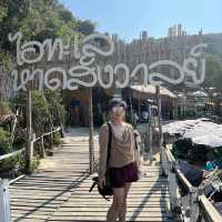 หาดสังวาลย์ ชายหาดที่มีสะพานไม้สีขาวทอดยาว