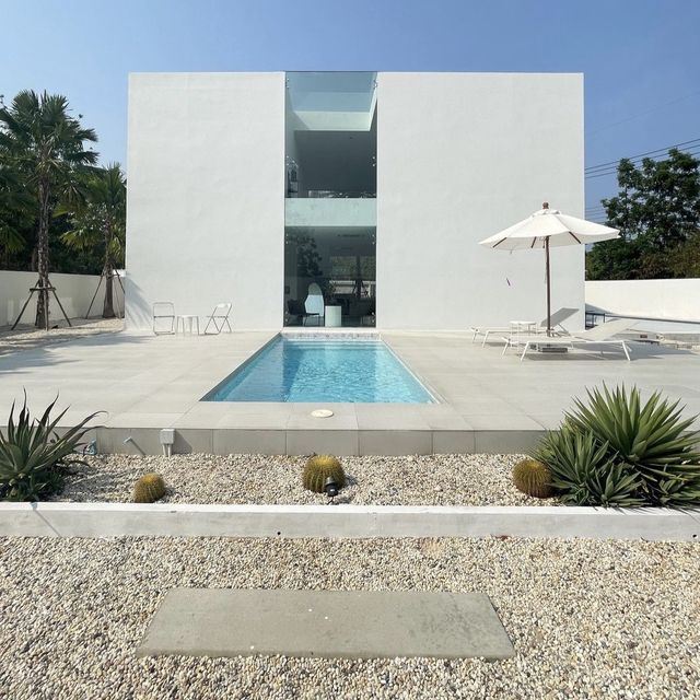 Pool villa