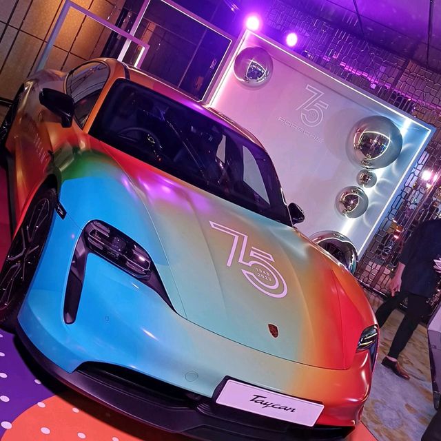 75 週年 Porche跑車,結合美與力的設計! 75 週年 Porche跑車,結合美與力的設計!