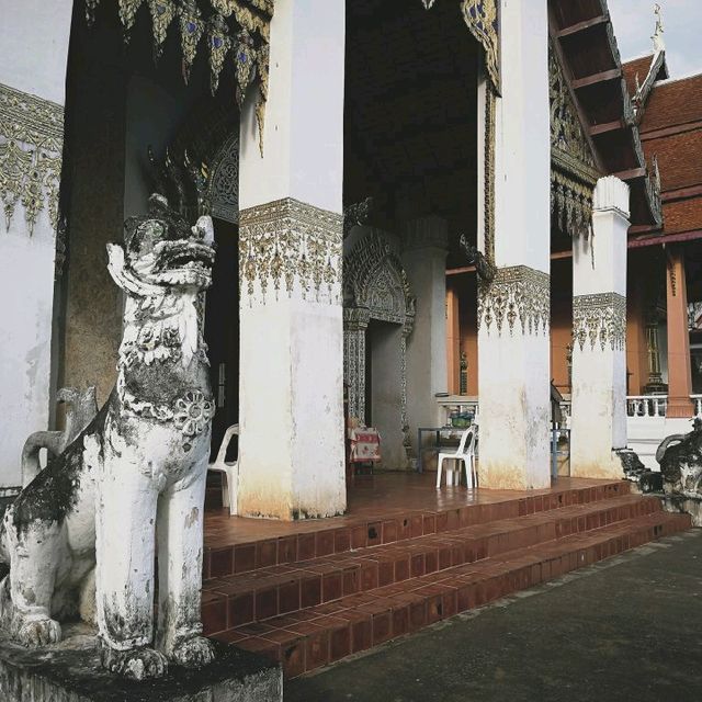 วัดพระธาตุช้างค้ำวรวิหาร จ.น่าน