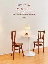 Malee Bakery & Ice Cream นั่งชิลล์กินไอติมหน้าฝน