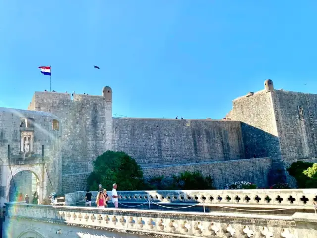 克羅埃西亞🇭🇷景點-派勒城門