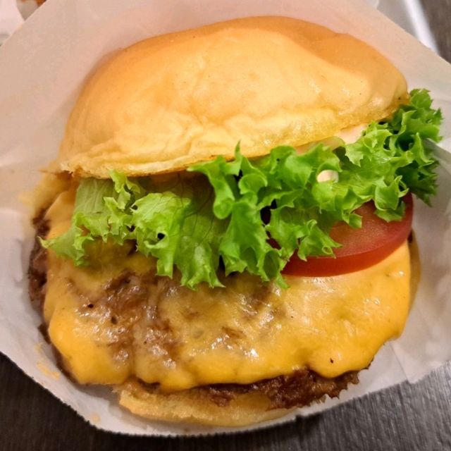 Shake Shack🍔漢堡包餡料豐富🍟厚脆薯條🥤奶昔💕太美味了✨
