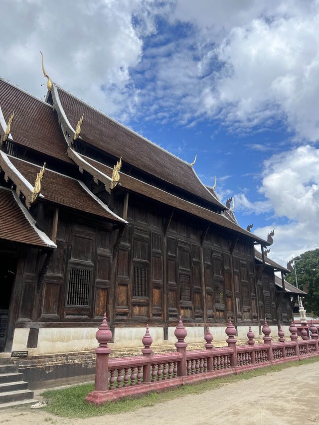 เที่ยววัดพันเตา วัดเก่าแก่ ใจกลางเมืองเชียงใหม่ 