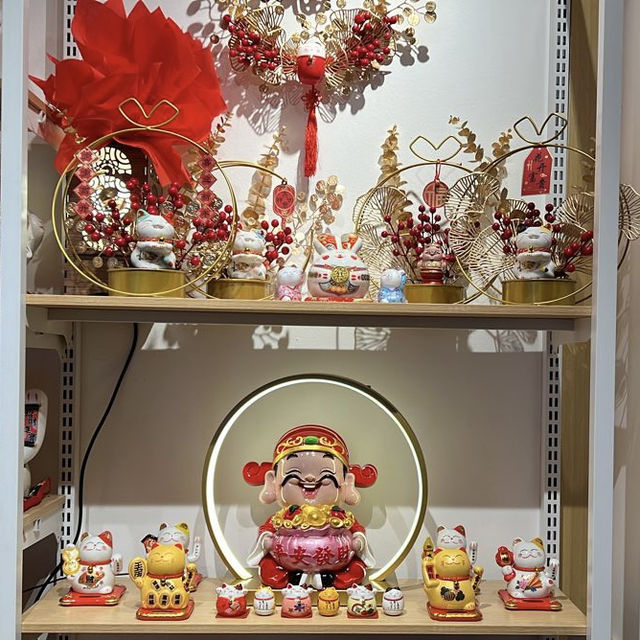 Cute Maneki Neko Shop in Pavilion KL 
