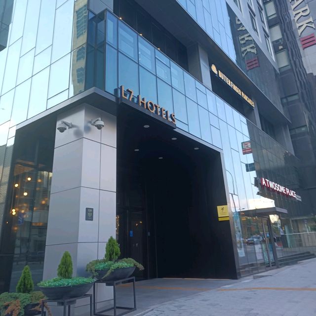 極方便, 明洞L7 Myeongdong