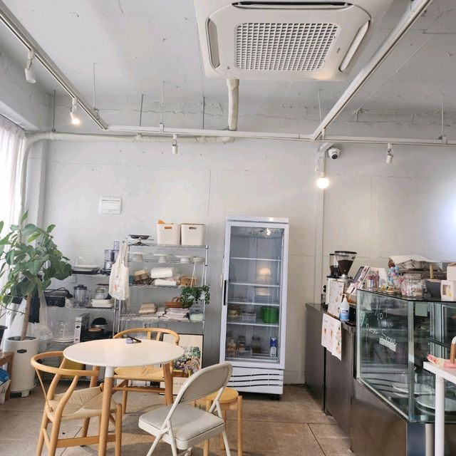 상콤 달달 파블로바를 맛있게 즐길수 있는 곳 카페 나빌레라
