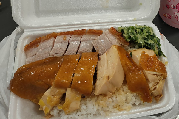 【荃灣必吃】燒味飯盒 $18 單拼或雙拼|Trip.com 香港