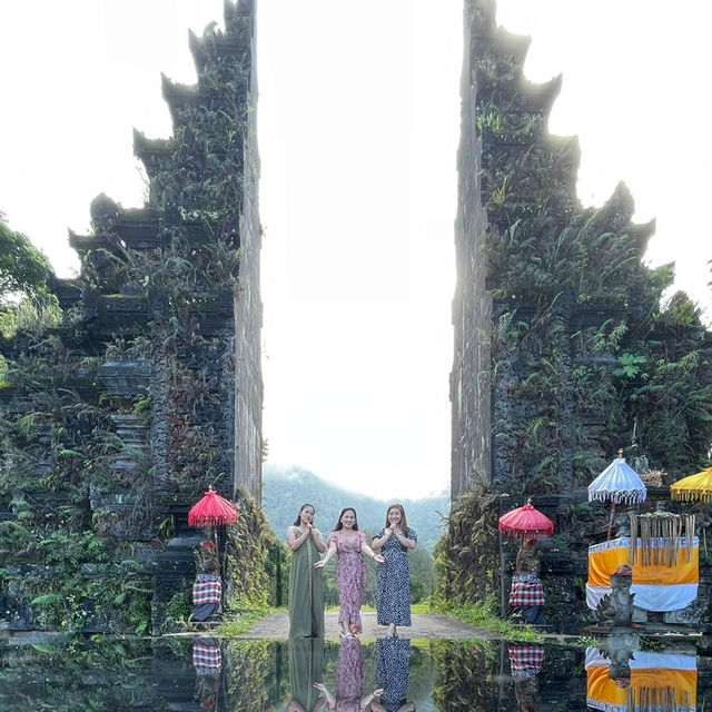 Gate of heaven - Handara gate
