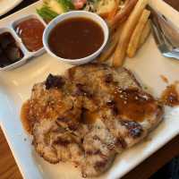 คาเฟ่ ร้านอาหาร ที่พัก ครบจบในที่เดียว