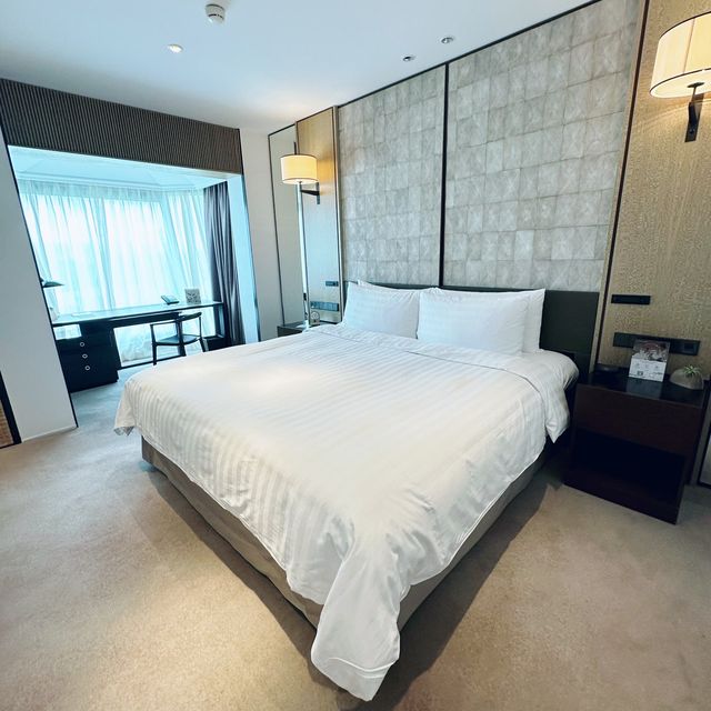 Horizon Junior Suite at Shangri-La 🇸🇬