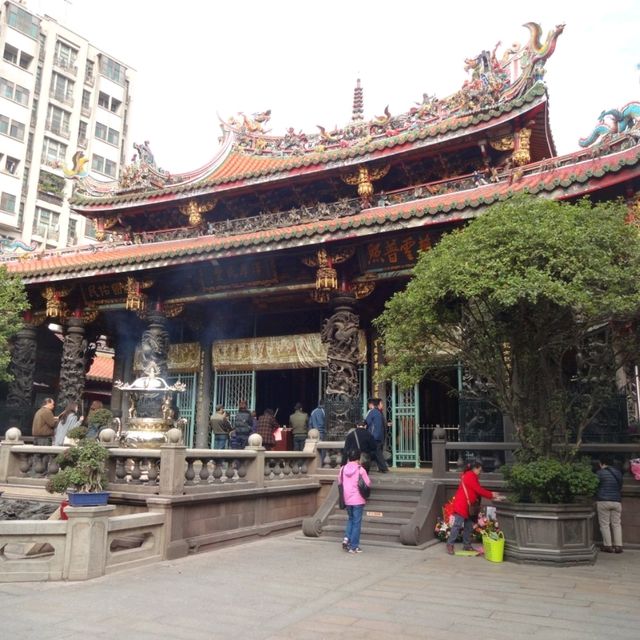 Magnificent Taipei Lungshan Temple