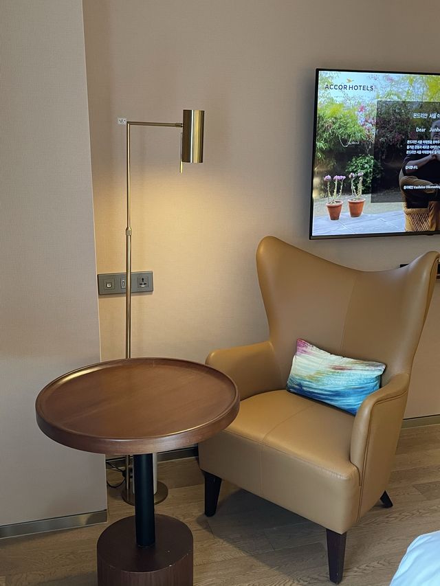 MZ세대들이 좋아할 만한 힙한 호텔 🛋️몬드리안 서울 이태원