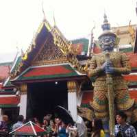 All that GLITTERS is the GRAND PALACE!