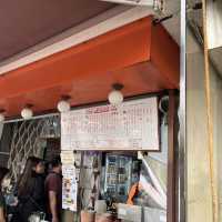 官也街排隊店！樽仔鴛鴦配豬扒包！