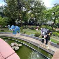 充滿浪漫氣息的「三頭象神博物館」
