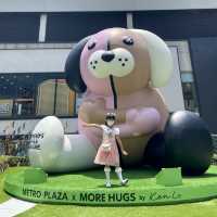 葵芳擁抱主題藝術裝置