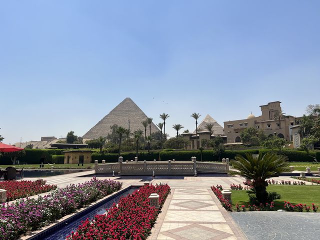 世界で唯一のピラミッドが目の前にあるマリオットホテル