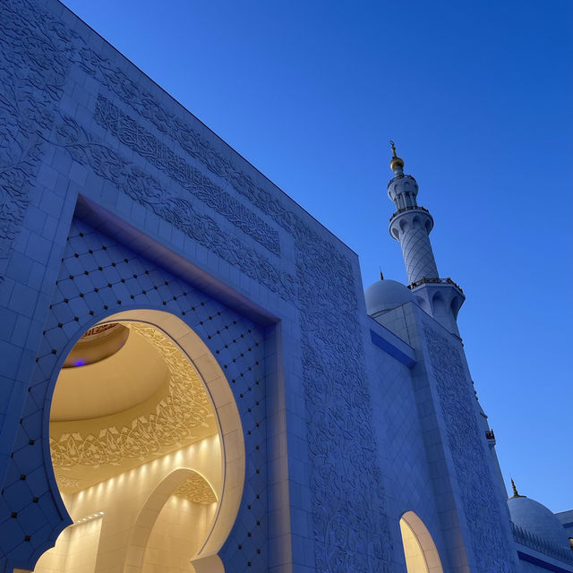 The magnificent Sheik Zayed Grand Mosque 