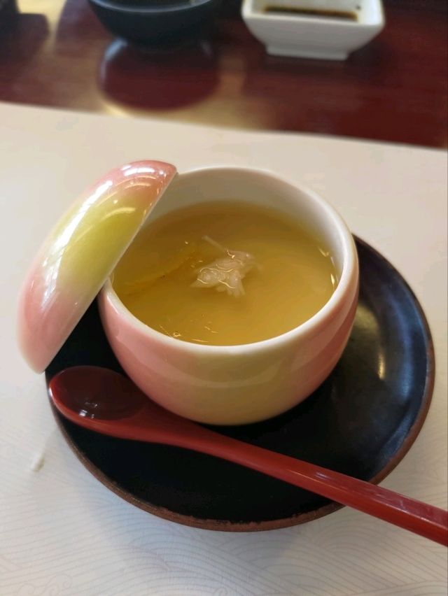 「道頓掘上的極品螃蟹，豪華套餐等你品嚐！」