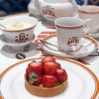 Excellent coffee & croissant at Bacha Coffee