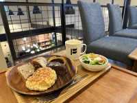 福岡・香住ヶ丘。モーニングセットは600円でパンを自由に食べられます『フルフル風の森』   