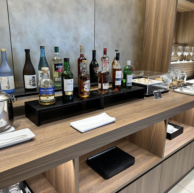 JAL First Class Lounge 